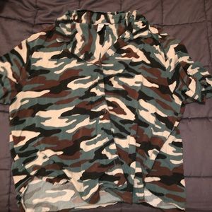 Button up XL short sleeve Camo shirt